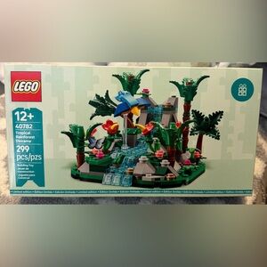 LEGO Jungle Adventure Building Set with Green and Blue